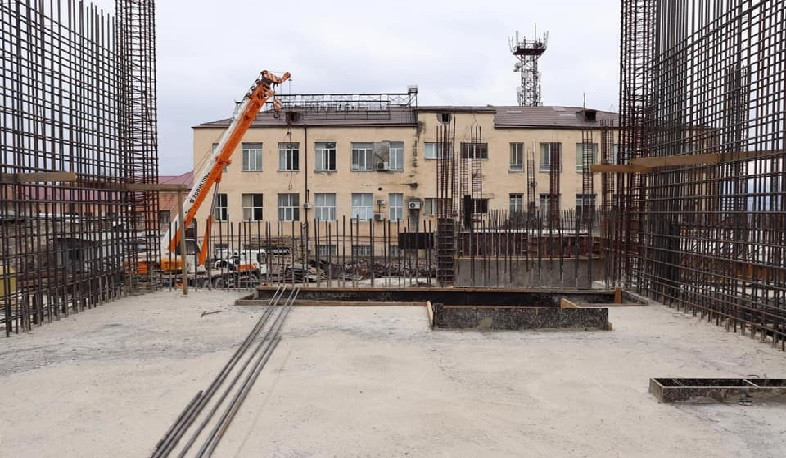 Construction of apartment building continues in Stepanakert