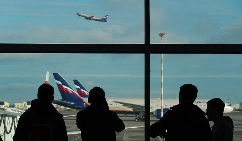 Russian airlines banned from flying leased aircraft