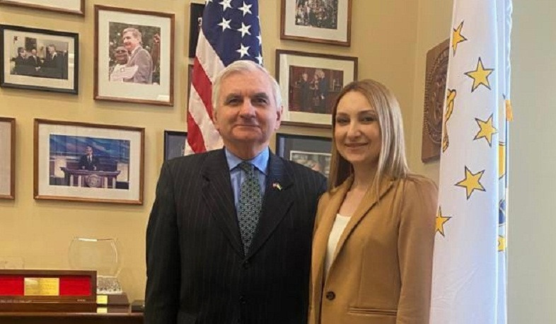 Lilit Makunts presents security environment around Armenia and NK to Senator Jack Reed