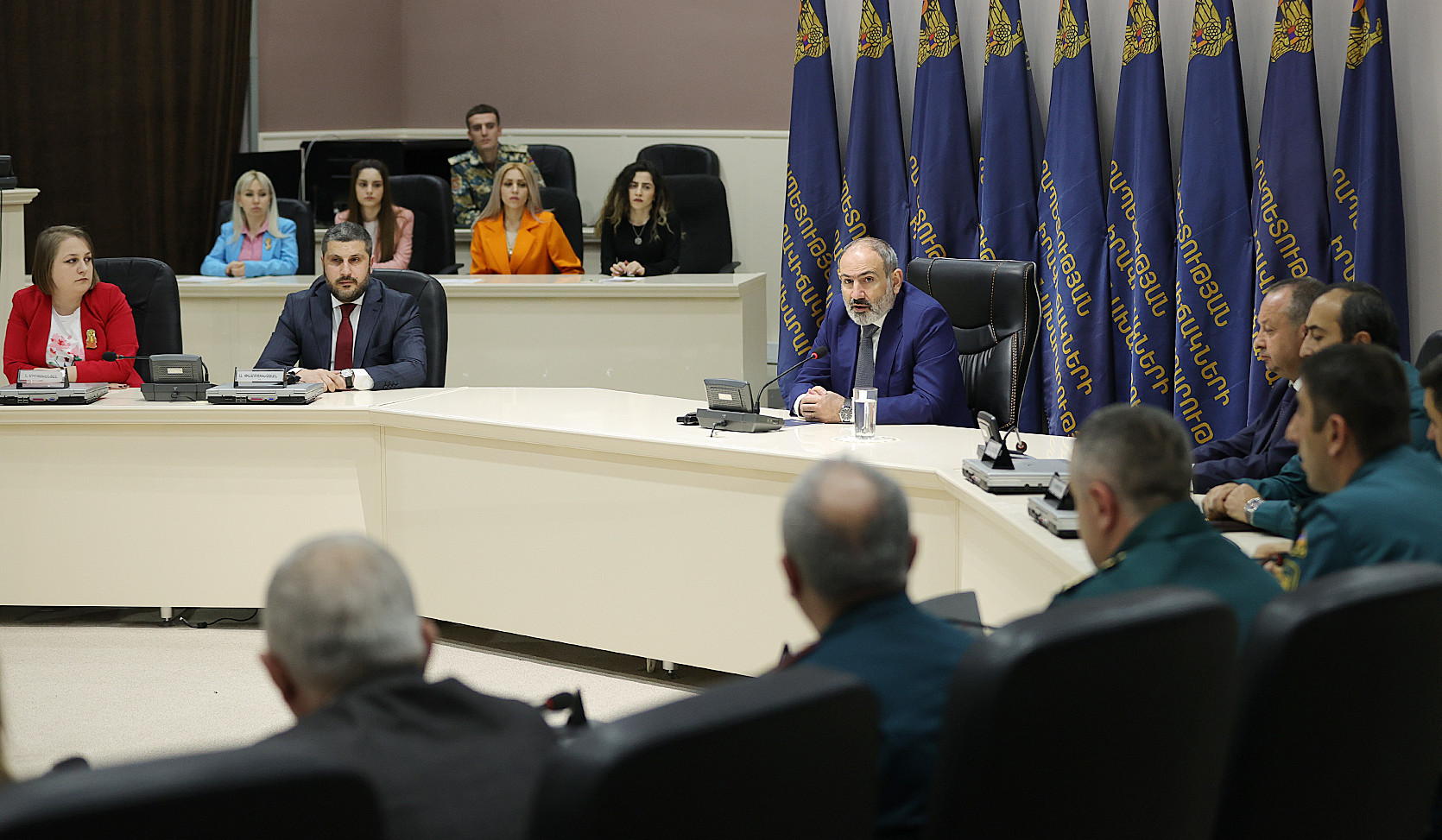 PM Pashinyan introduces newly appointed Minister to staff of Ministry of Emergency Situations