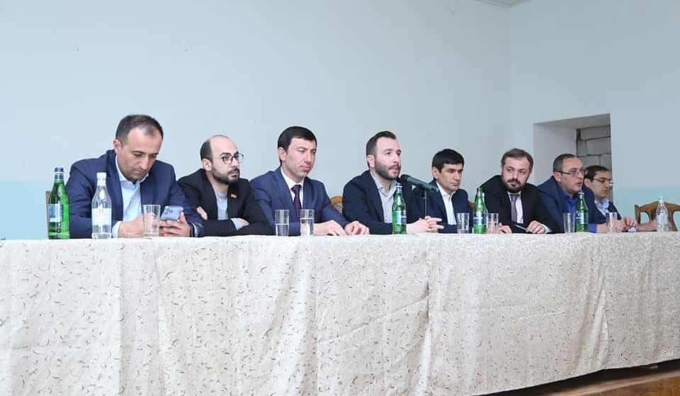 ՔՊ խմբակցության պատգամավորներն Արագածոտնի մարզում հանդիպել են բնակիչների հետ, քննարկել համայնքային խնդիրները և ծրագրերը