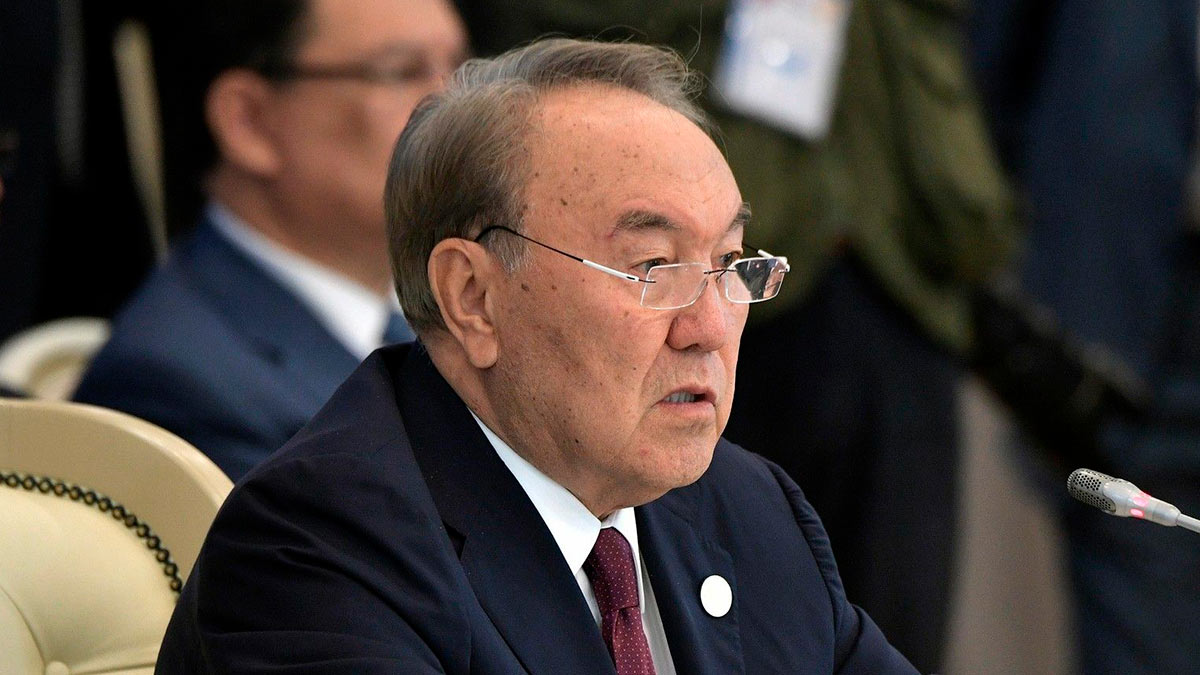 Nazarbayev supports constitutional changes regarding his status