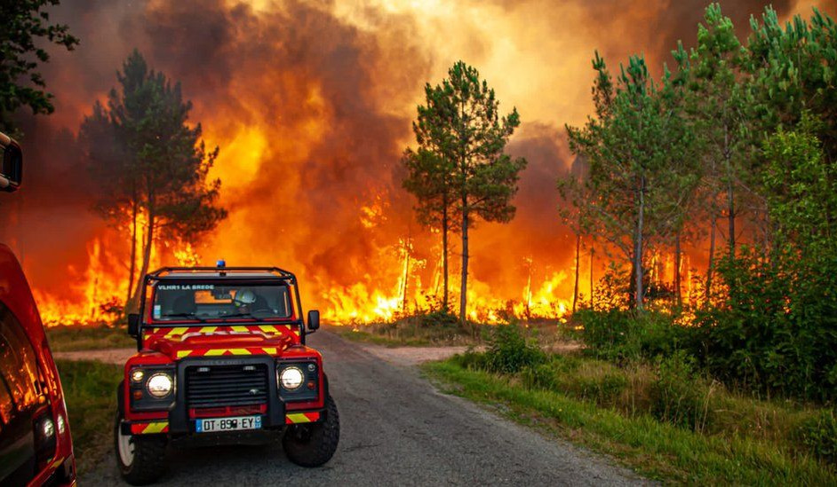 Wildfires spread further in southwest France, with 10,000 hectares ablaze