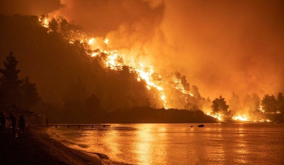 Houses engulfed in flames in Mount Penteli fire in Athens suburbs