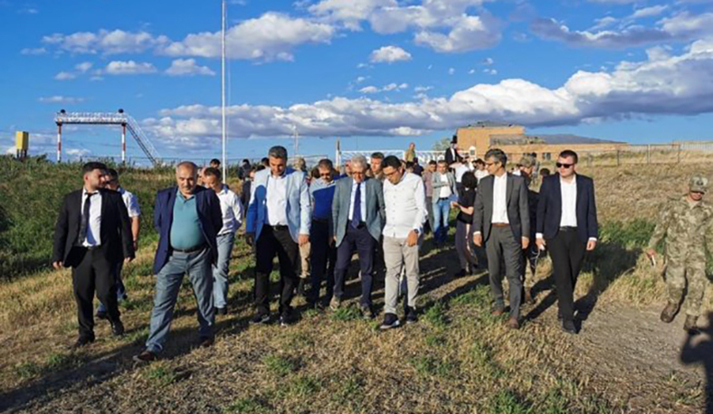 Turkey’s special representative Serdar Kılıç is in Turkish-Armenian border