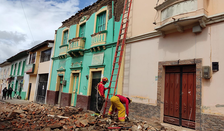 Homes and churches damaged in 5.5M Ecuador quake