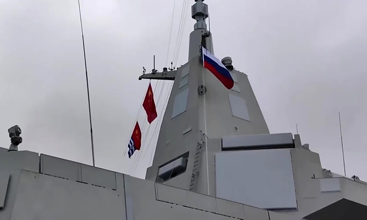 Russian and Chinese military conduct joint drills at Vostok-2022