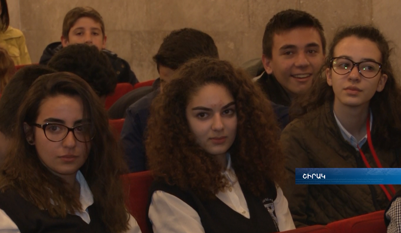 A group of students from Shirakatsi Seminary in Gyumri to receive scholarships