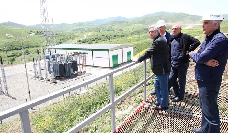 President Sargsyan together with Bako Sahakyan visits Kashen mountain mining complex