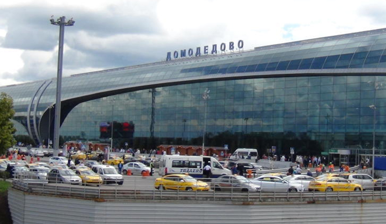 Over 30  flights postponed at Moscow airports