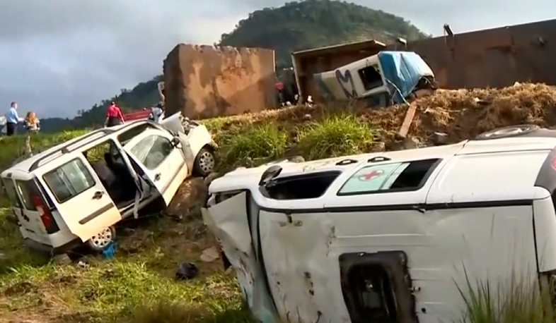 20 dead in Brazil car crash