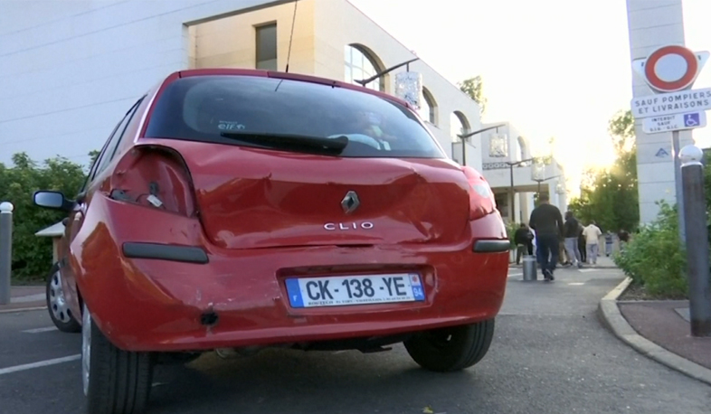 Man tries to crush the car into crowd in front of a mosque in Paris