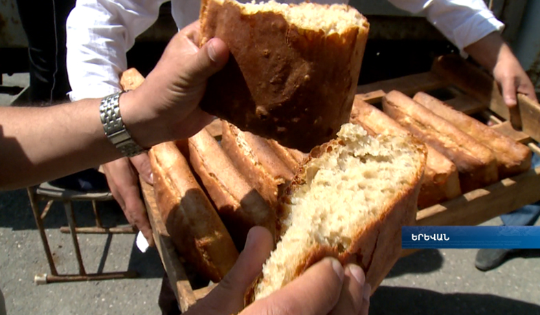 Prisoner daily bread ration reduced by 150 g