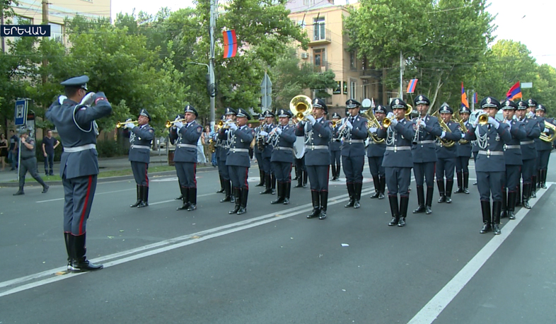 Tri-color march in Yerevan streets