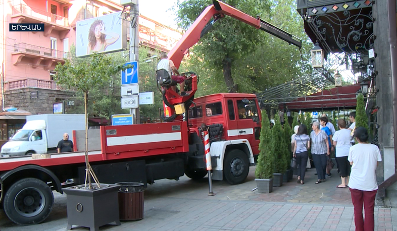 Café-filled Tumanyan street to be freed for pedestrians