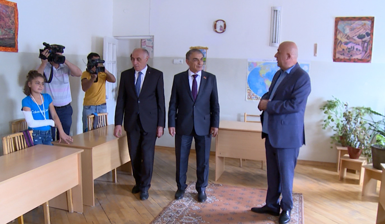 A. Babloyan visits kindergarten in repair in Gavar