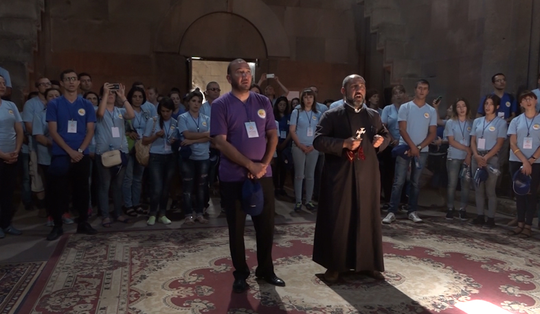 140 young people pilgrimaging to Armenia