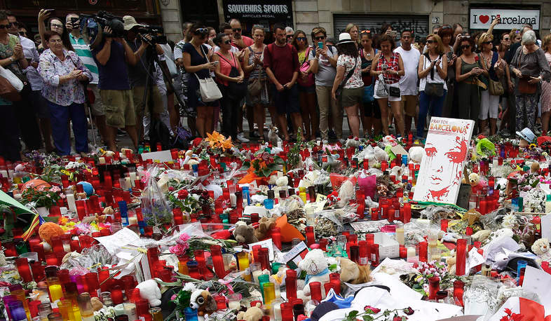 Barcelona mourns for terror victims