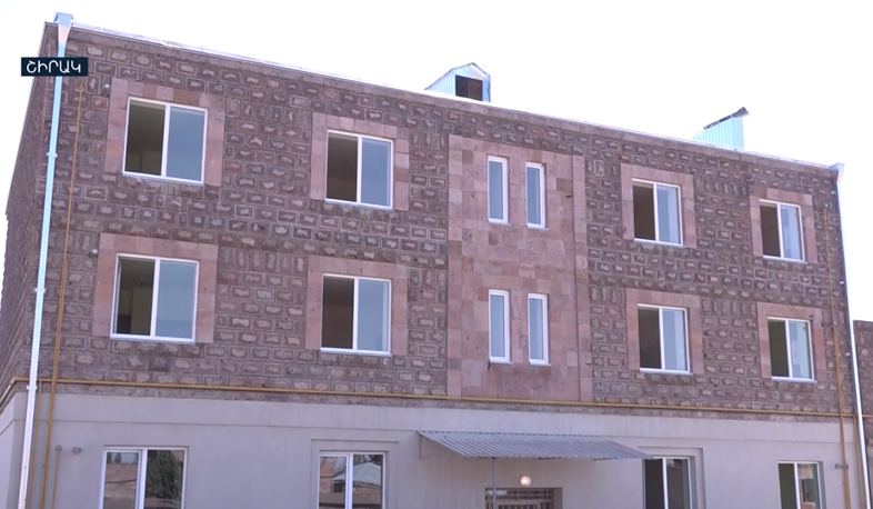 11 homeless families in Gyumri receive apartments