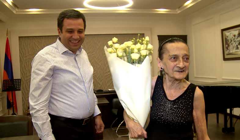 98-year-old Mariam Arshakovna celebrates 80 year in pedagogy