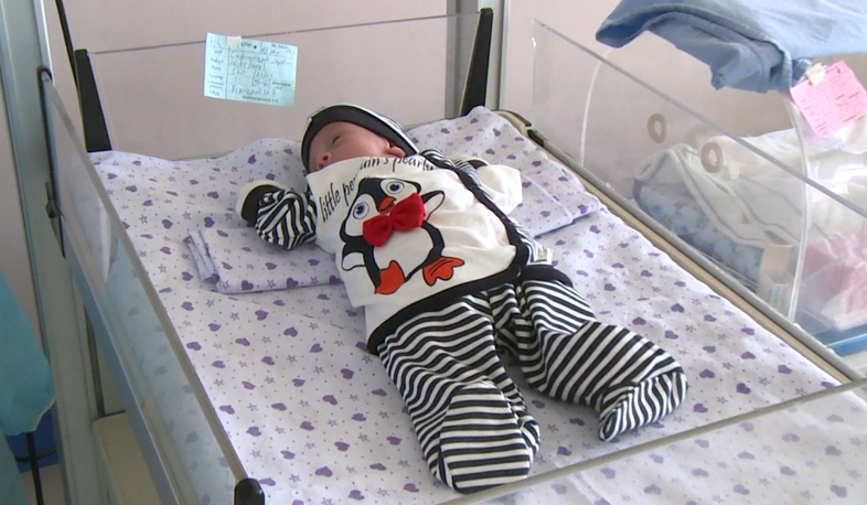 Sargis, weighing 500 g at birth, leaves maternity ward 101 days later