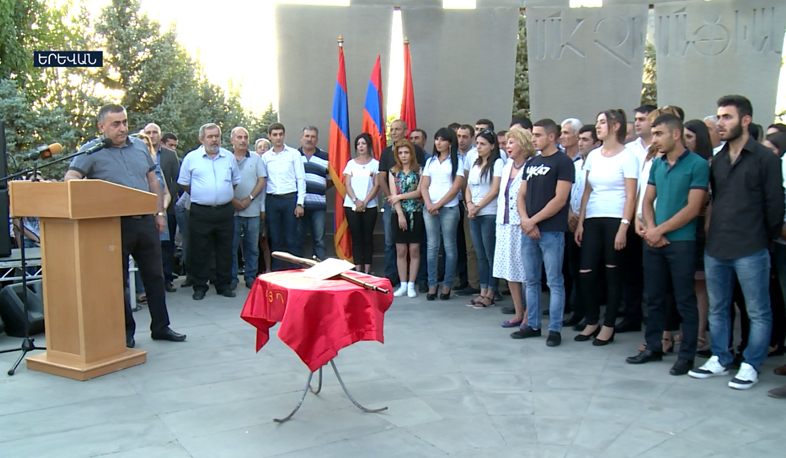 Over 100 young dahnaks swear to continue heroes’ mission