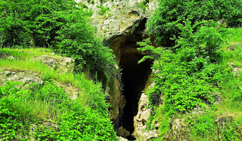 Traces of ancient history in Azokh cave