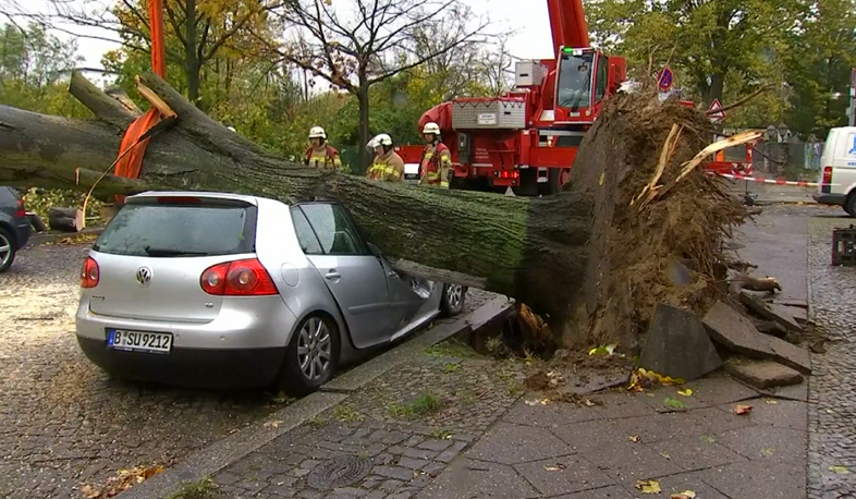 Storm Herwart rages in Germany