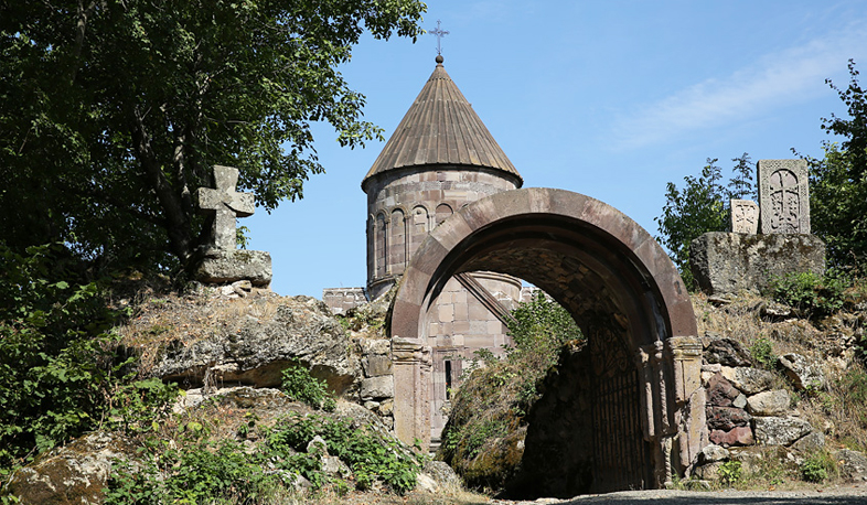 Кража крестов в монастыре Макараванк