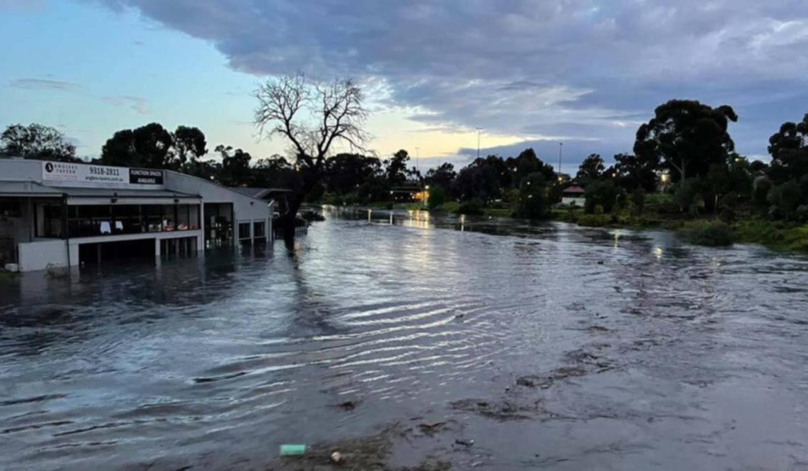 Melbourne inundated by flood waters as heavy rains slams Australia