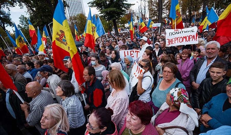 В центре Кишинева после месяца протестов разобраны палатки демонстрантов