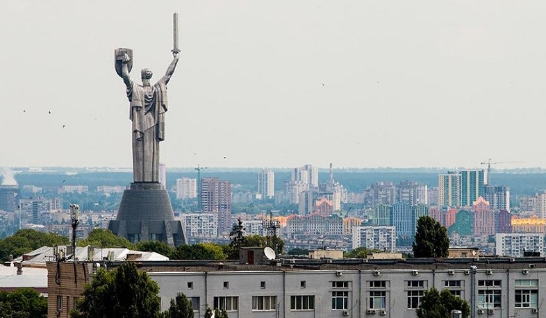 В нескольких областях Украины вновь объявили воздушную тревогу