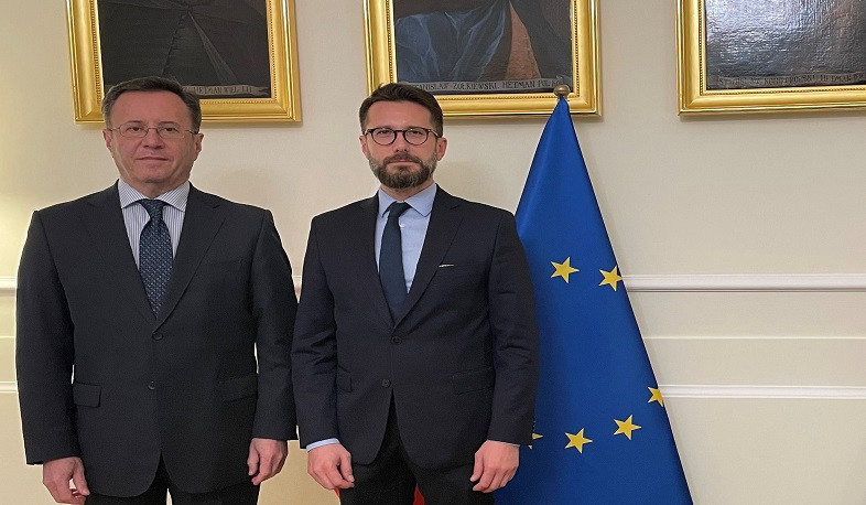 Armenia’s Ambassador to Poland, Radoslaw Fogiel, presented security environment created around Armenia