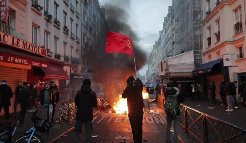 Clashes broke out with police during Kurdish demonstration in Paris