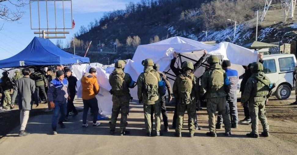 Предлагаем направить в Лачинский коридор группу по установлению фактов ООН или ОБСЕ или любой другой международной организации: Мирзоян