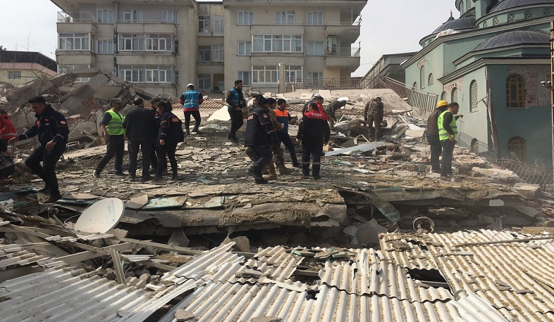 New Turkey quake kills one person, flattens more buildings