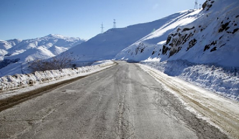 Մեղրիի լեռնանցքում ձյուն է տեղում