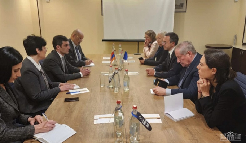 Foreign Minister of Artsakh մeets with Head of Republicans Group of French Senate