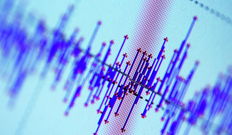 Quake in Japan causes wires at train station to sway