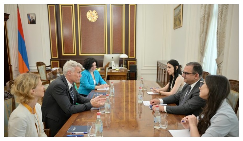 Deputy Prime Minister Tigran Khachatryan received newly appointed ...