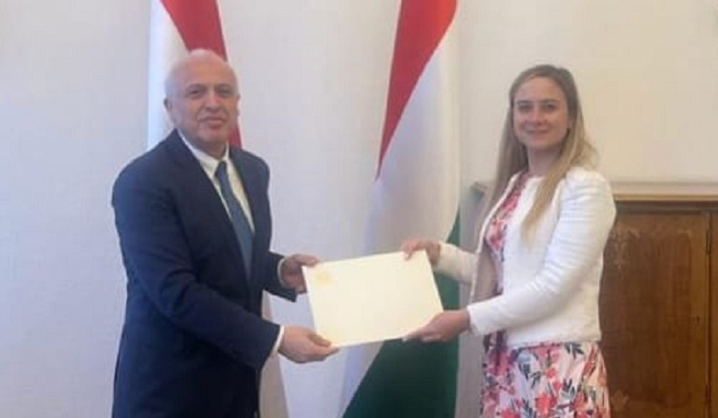 Armenian Ambassador to Hungary presents his credentials