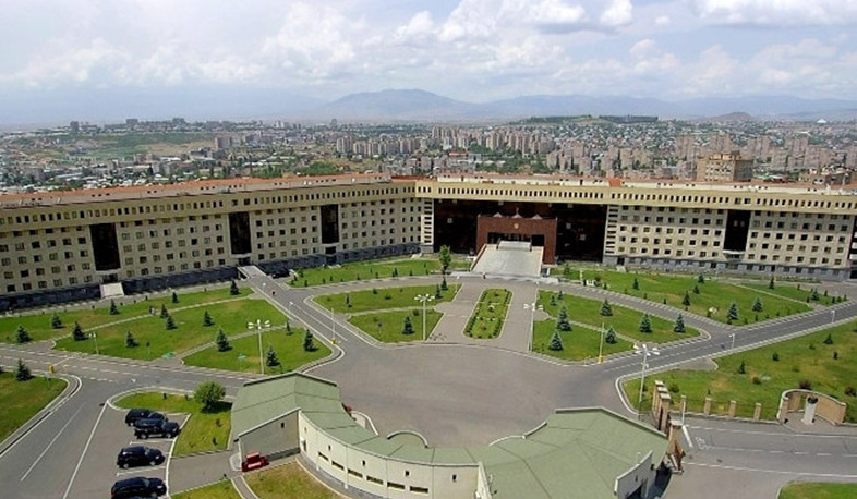 Azərbaycan SQ Ermənistanın Yerasx istiqamətindəki mövqelərini müxtəlif çaplı silahlardan atəşə tutub: MN