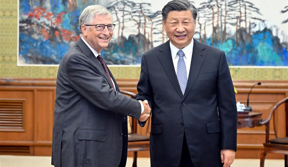 Chinese President Xi meets with Bill Gates in Beijing