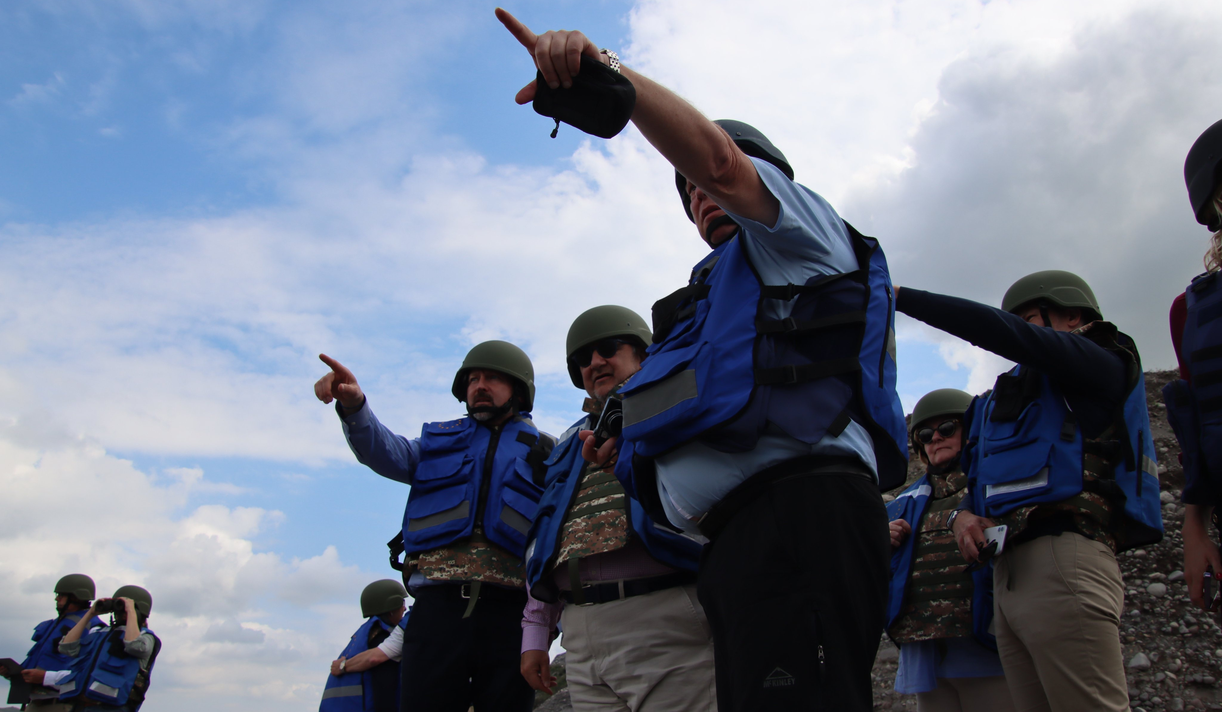 The SEDE Delegation joins EUMA for a patrol near Lachin corridor