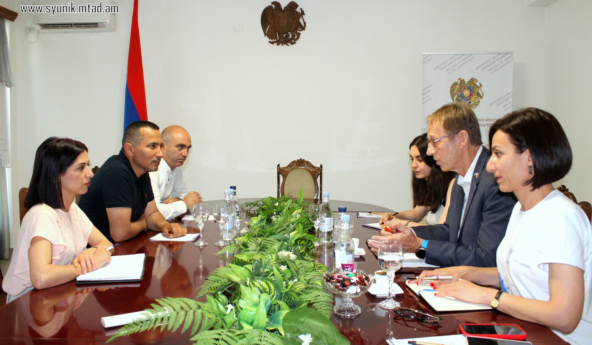 Robert Ghukasyan presented post-war situation in Syunik to Niels Scott