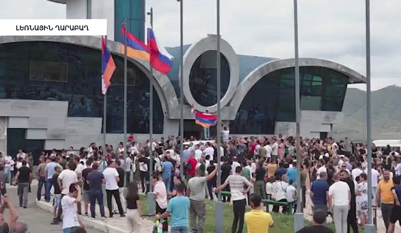 Rally in Renaissance square of Stepanakert: protesters marched to location of peacekeepers