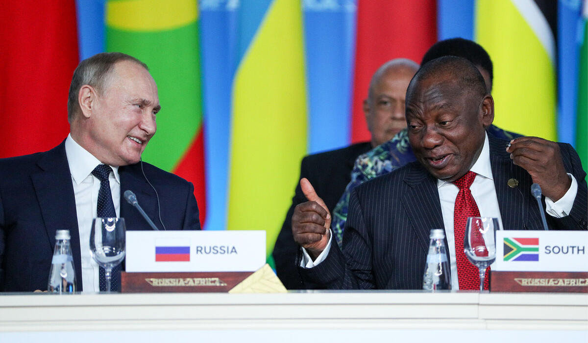 Putin discussed grain deal, African peace plan with S. Africa's Ramaphosa: Kremlin