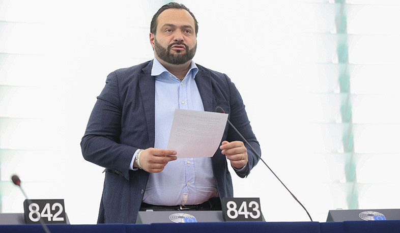 We demand the Government of Azerbaijan to immediately stop this blockade, MEP Castaldo