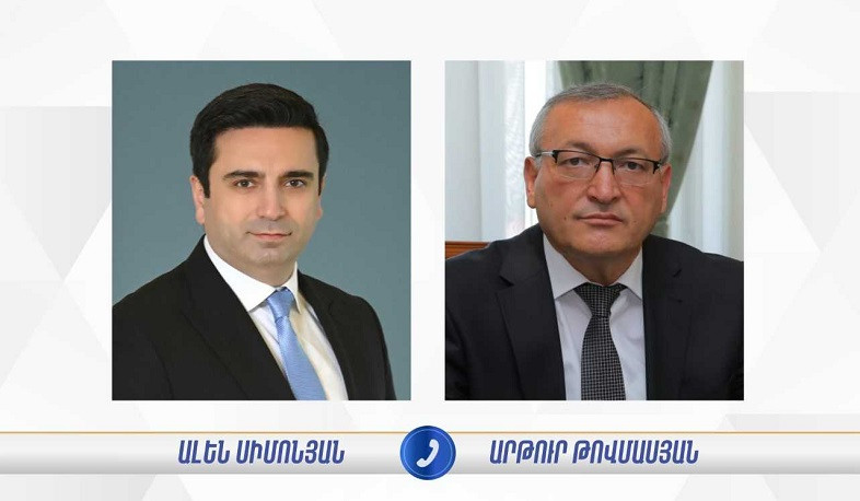 Ալեն Սիմոնյանը և Արթուր Թովմասյանը քննարկել են ԼՂ-ում տիրող իրավիճակը