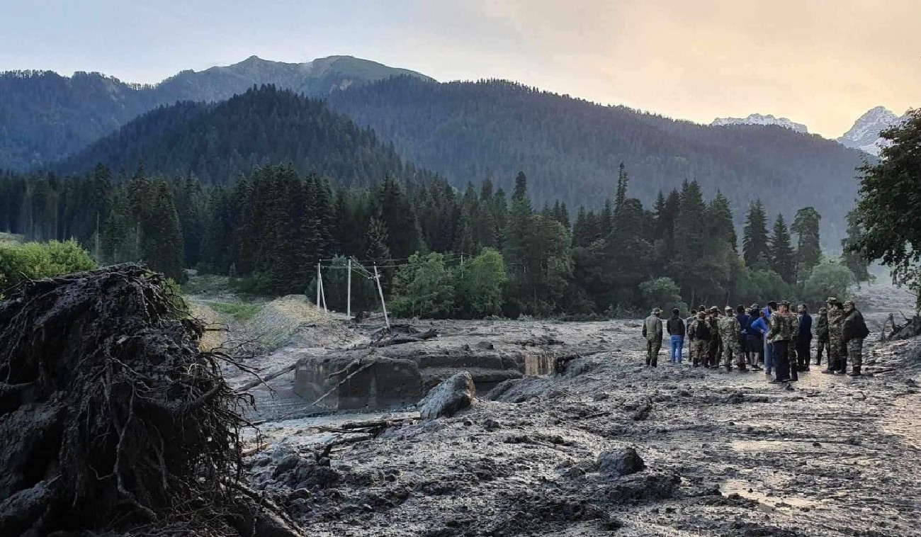 Helicopters resume work in landslide-hit Shovi, Georgia